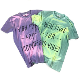 Color Changing High Fives for Good Vibes T-shirt - La Clé 
